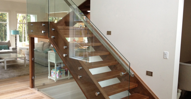pwd-glass-railings-stairs-1